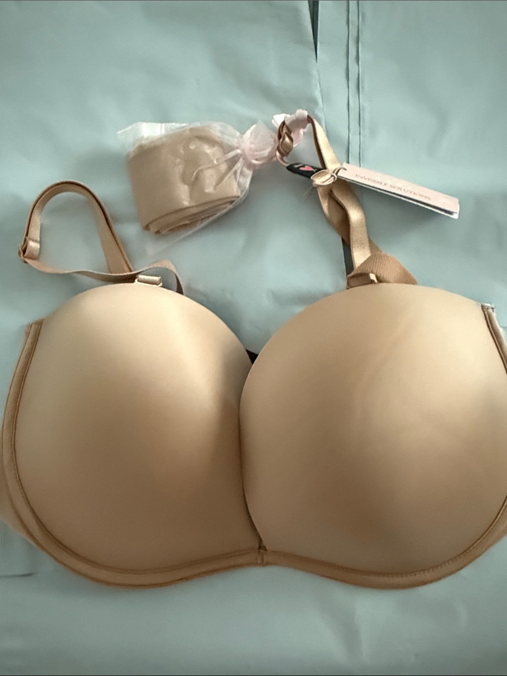 {VICTORIA’S SECRET} Bare Invisible Solutions Multiway Pushup Bra